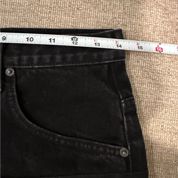 Carmar Denim Double Zip Front Skirt Size 27
Black Distressed Micro Mini skirt - Picture 4 of 6